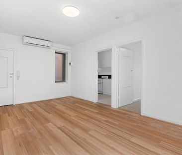 6/485 St Kilda Street, Elwood, Vic 3184 - Photo 4