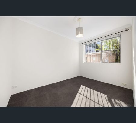 2/13 Macquarie Terrace, Balmain, NSW 2041 - Photo 2