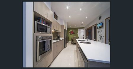 Low Maintenance Family Home - Photo 4