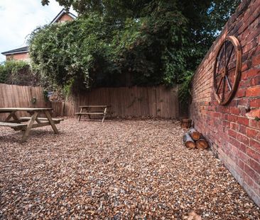 2 Bed Flat, Gables Lodge -, RG1 - Photo 3