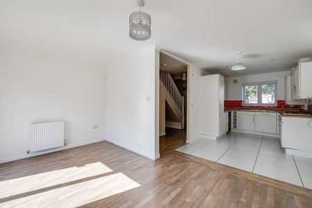 Standingwood Road, Ellesmere Port - Photo 5