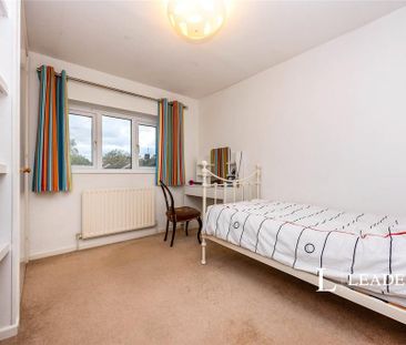 3 bedroom semi-detached house to rent - Photo 3