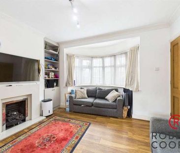 West Mead, Ruislip, HA4 - Photo 5