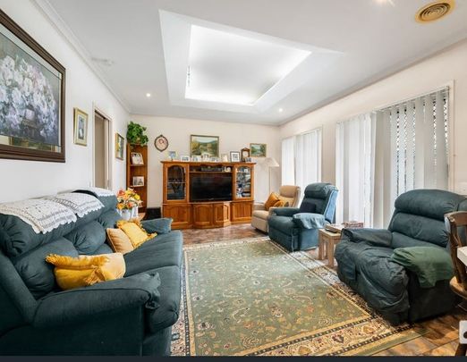 331 Shirleen Crescent, Lavington - Photo 1