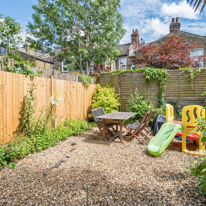 3 bedroom terraced house to rent - Photo 1