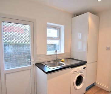 Graham Road, N15, London - Photo 1