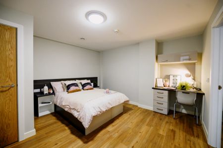 One-Bedroom Apartment - Photo 3