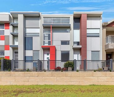 Trendy Town House In Great Location! - Photo 1