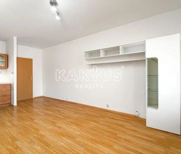 Pronájem bytu 1+kk (22 m - Photo 3
