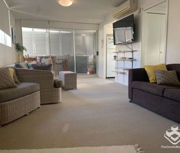 **BREAK LEASE - 1 BEDROOM FURNISHED APARTMENT** - Photo 6