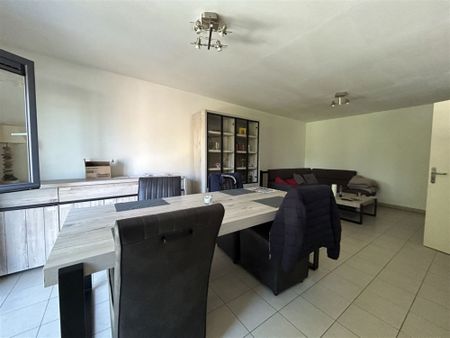 Appartement sis au 1er étage avec ascenseur - Photo 3