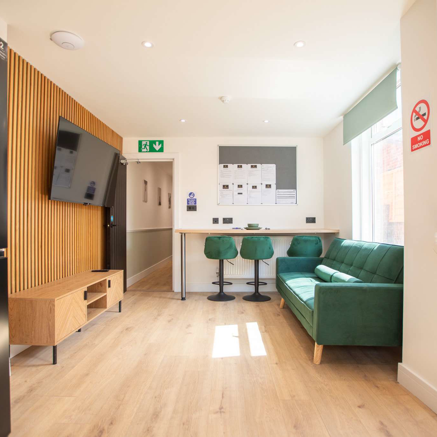 Brand New Eco Friendly HMO Room 2 - Photo 1