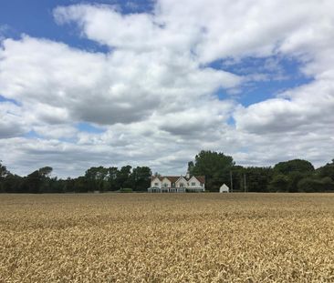 St Radigunds Abbey Farm, Abbey Road, Hougham Without - Photo 1