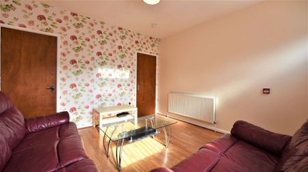 5 bedroom House in Burley Lodge Road, Leeds - Photo 5