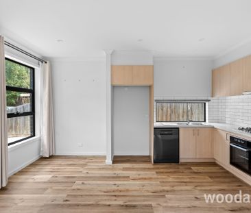 Stylish townhouse in Ideal Location - Photo 4