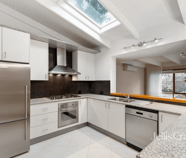 A Sanctuary of Style and Space - Photo 6