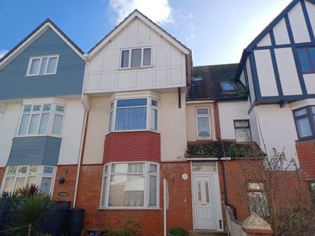 House to rent - Photo 4