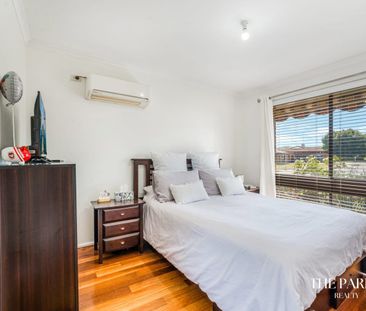 Top Location! - Photo 6