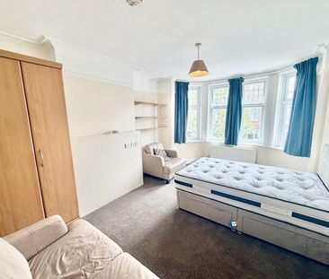 1 bedroom in a house share to rent - Photo 1