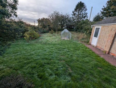2 bedroom bungalow to rent - Photo 2