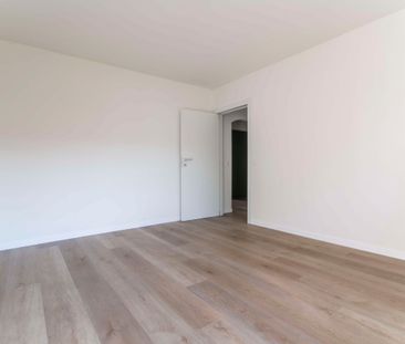 Exclusive 3.5 rooms Breganzona Renovated with high quality finishes - Photo 2