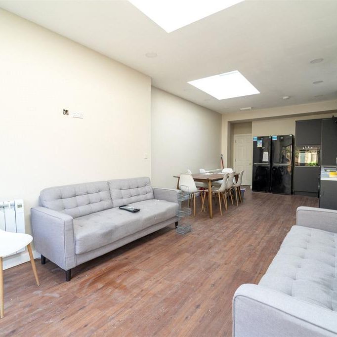 6 bedroom house to rent - Photo 1