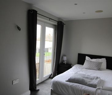 4 bedroom private hall to rent - Photo 3