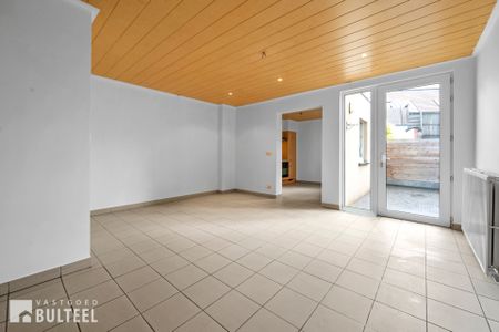Charmante woning met 2 slaapkamers in het centrum van Belsele - Photo 2