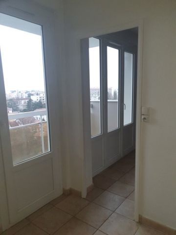 APPARTEMENT T3 A LOUER - Photo 2