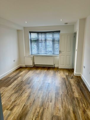 2 Bed Semi-Detached House, Alder Road, SO16 - Photo 1