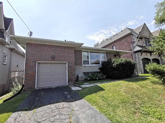 For Lease - 67 Munro Boulevard, Toronto, Ontario - Photo 1