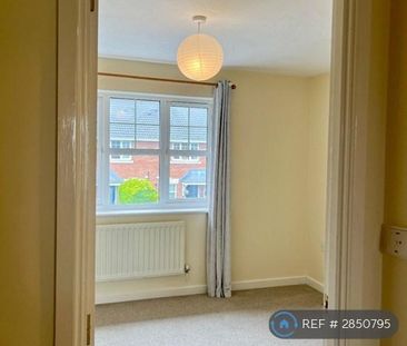 2 bedroom end of terrace house to rent - Photo 1