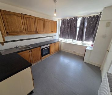 2 bedroom end of terrace house to rent - Photo 4