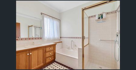 Spacious Family Home In Waurn Ponds - Photo 3