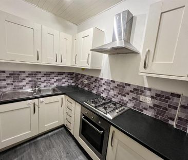 2 bedroom terraced house to rent - Photo 4