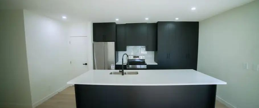 $2,100 – Designer 3-Bedroom Main Floor Unit| Gourmet Kitchen, 2 Spa Baths | 11411 112 Avenue Northwest, Edmonton - Photo 1