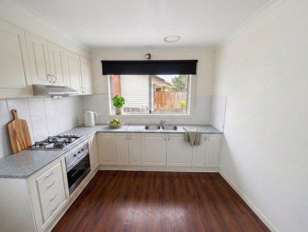 31 Vincent Crescent, Werribee, VIC - Photo 4