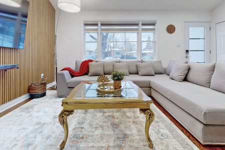 For Lease - 70 Bedford Park Avenue, Richmond Hill, Ontario - Photo 5