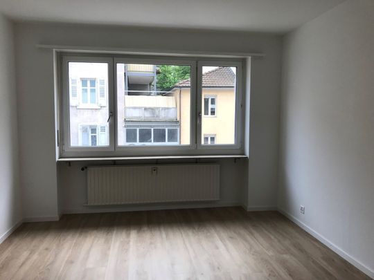 "Sanierte Wohnung mit Balkon / 1. Mietzins GRATIS *" - Photo 1