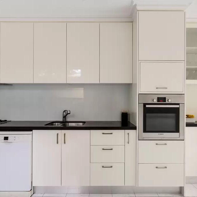 Stunning Victorian terrace with enchanting courtyard - Photo 1