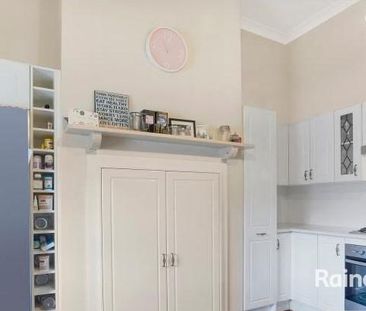 Charming Family Home - Photo 5