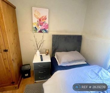 1 bedroom in a house share to rent - Photo 6
