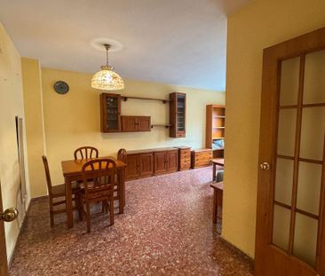 Piso de alquiler en Carrer de Pere Aleixandre, Mont-Olivet - Photo 3