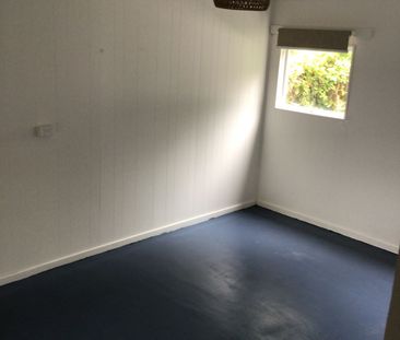 Charming Two–Three Bedroom Home in Peaceful Rhyll Location - Photo 3