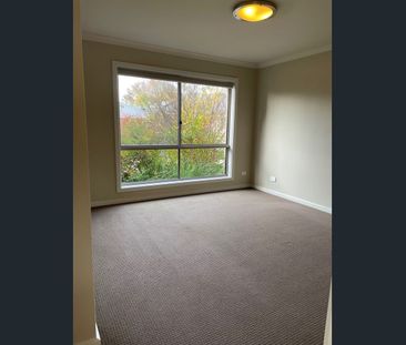 MODERN, PRIVATE AND WELL LOCATED! - Photo 2