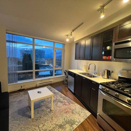 Bright Junior Condo for Rent! Balcony w/Stunning Views & Near Transit - Photo 1