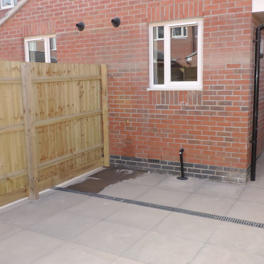 4 Bed Mid Terrace Meynell Road Leicester LE5 - Ace Properties - Photo 1