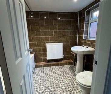 2 bedroom ground floor flat to rent - Photo 1