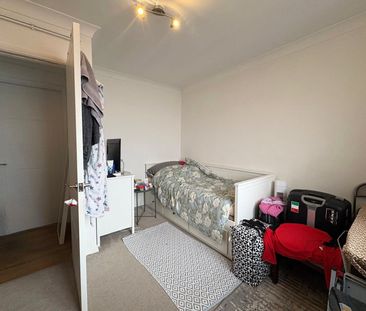 The Parade, Frimley, Camberley, Surrey, GU16 - Photo 5