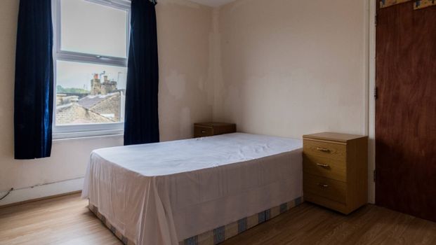 4 bedroom maisonette for rent - Photo 1